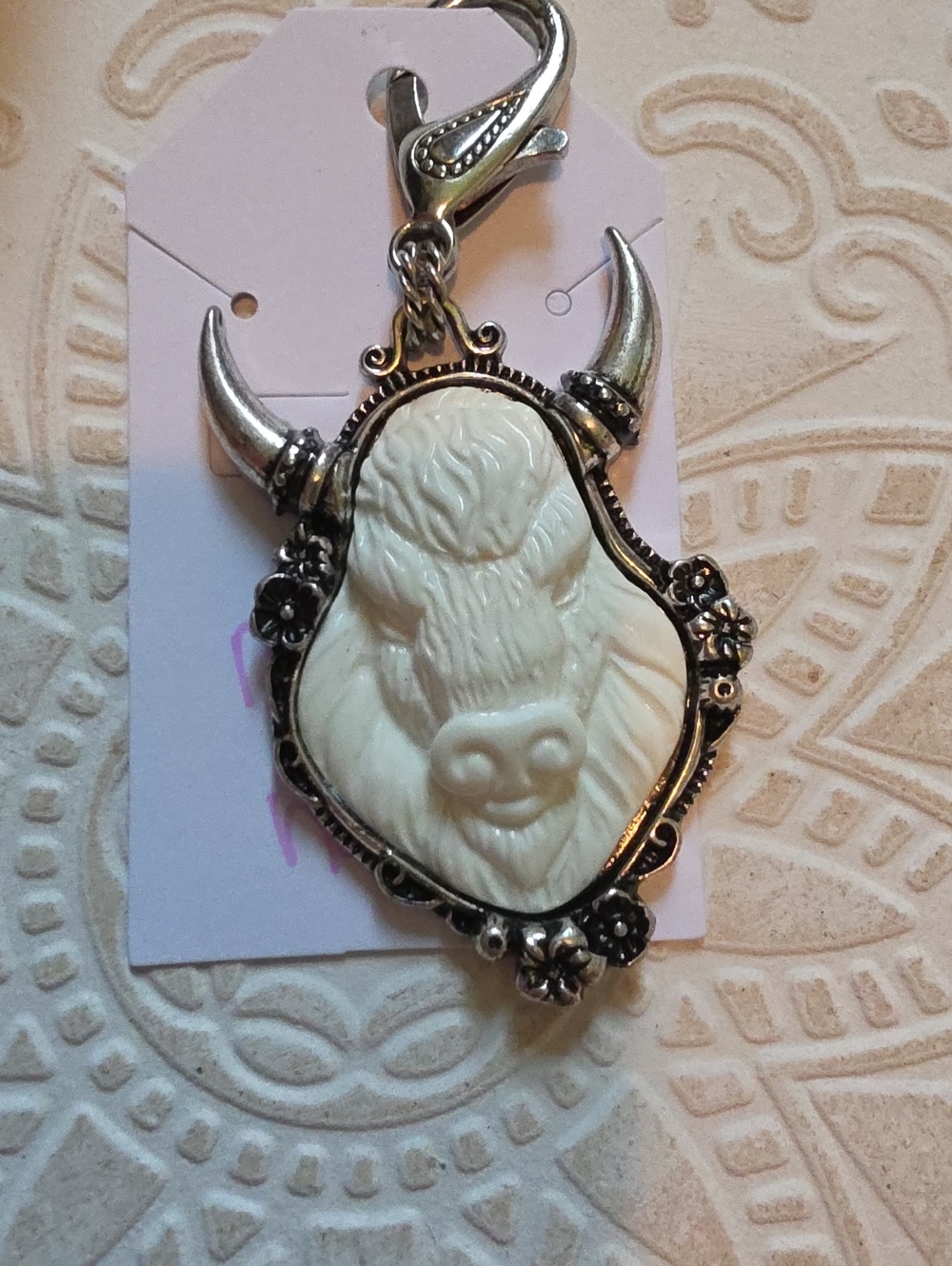 Vintage-Inspired Buffalo Cameo Keychain - White and Silver Handmade